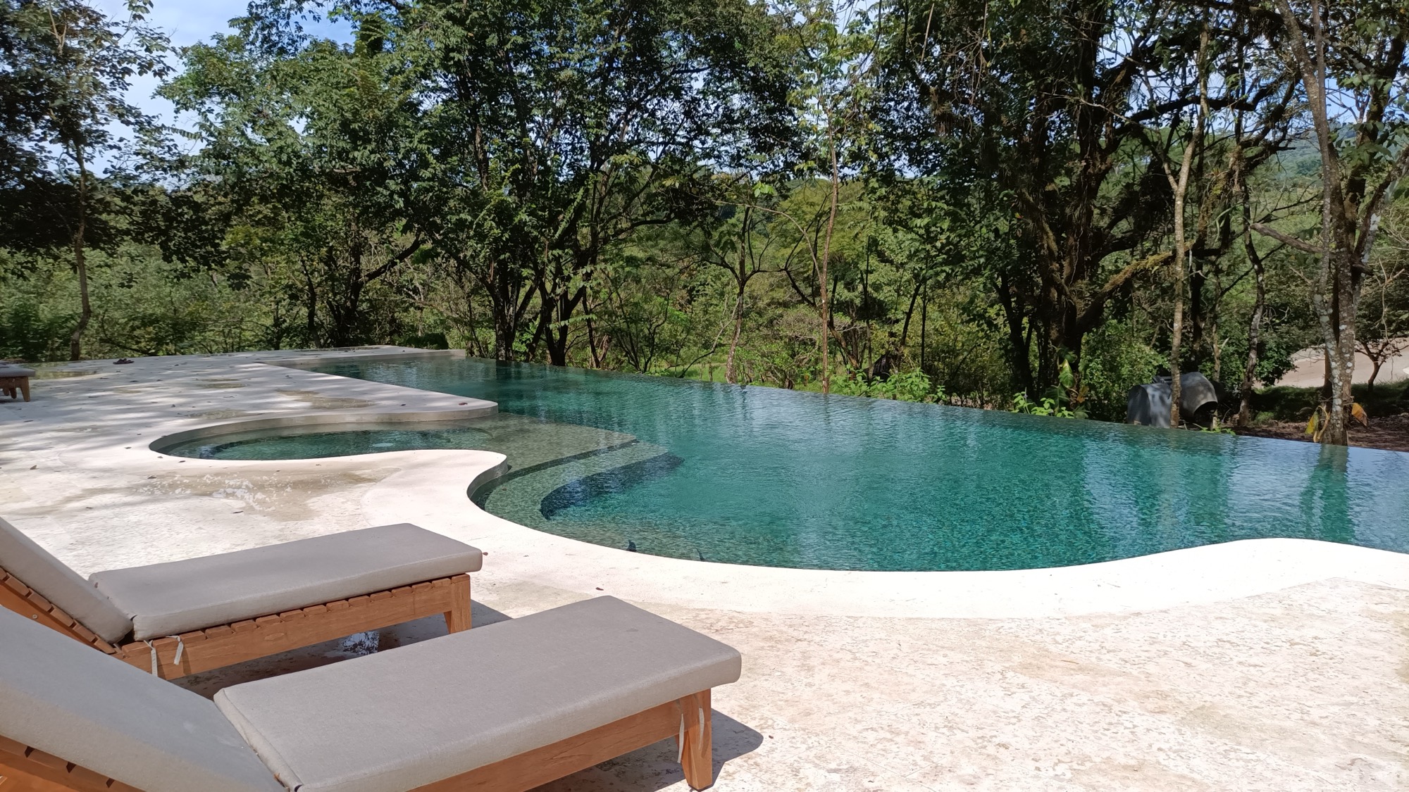 Pool der Gemeinschaft in der Ecovilla San Mateo